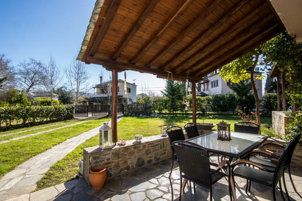 Luxury Villa Helios Koropi Buitenkant foto