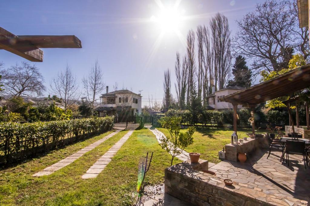 Luxury Villa Helios Koropi Buitenkant foto